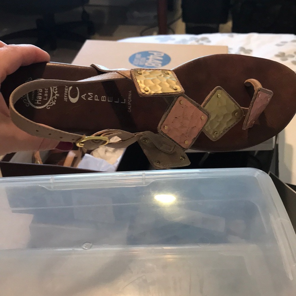 Flat Art Deco sandal